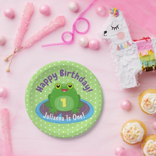 かわいい幸せかわいいグリーンカエル漫画イラストレーション ペーパープレート (パーティー)