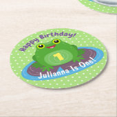 かわいい幸せかわいいグリーンカエル漫画イラストレーション ラウンドペーパーコースター (アングル)