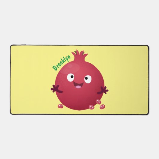 かわいい幸せなザクロのフルーツマンガ デスクマット (正面)