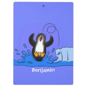 かわいい幸せなジャンピングペンギンのイラスト クリップボード (裏面)
