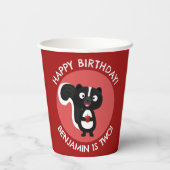 かわいい幸せなスカンクパーソナライズされたの漫画の誕生日 紙コップ (裏面)