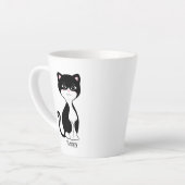 かわいい幸せなタキシード猫 カフェラテマグ (左アングル)