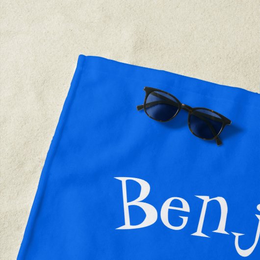 かわいい幸せなナールウォバブルアニメイラストレーション ビーチタオル (インサイチュ)