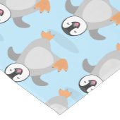 かわいい幸せな皇帝ペンギンのシックな漫画 ショートテーブルランナー (コーナー)