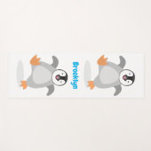 かわいい幸せな皇帝ペンギンのシックな漫画 ヨガマット (正面(横))