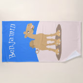 かわいい幸せな笑顔のラクダ漫画イラストレーション ビーチタオル (正面)