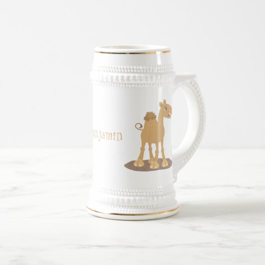 かわいい幸せな笑顔のラクダ漫画イラストレーション ビールジョッキ (正面右)