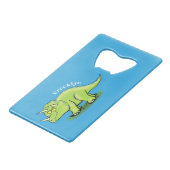 かわいい幸せな緑のトリケラトプス恐竜の漫画 クレジットカード栓抜き (裏面アングル)