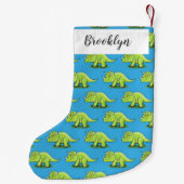 かわいい幸せな緑のトリケラトプス恐竜の漫画 スモールクリスマスストッキング (裏面)