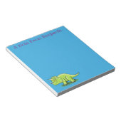 かわいい幸せな緑のトリケラトプス恐竜の漫画 ノートパッド (アングル)