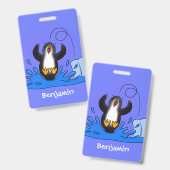 かわいい幸せな飛び跳ねるペンギンのイラスト バッジ (正面＆裏面)