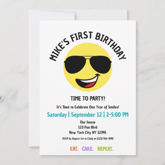 かわいい幸せ顔、アビエーターグラス、おもしろい第1回誕生日 招待状 (正面)