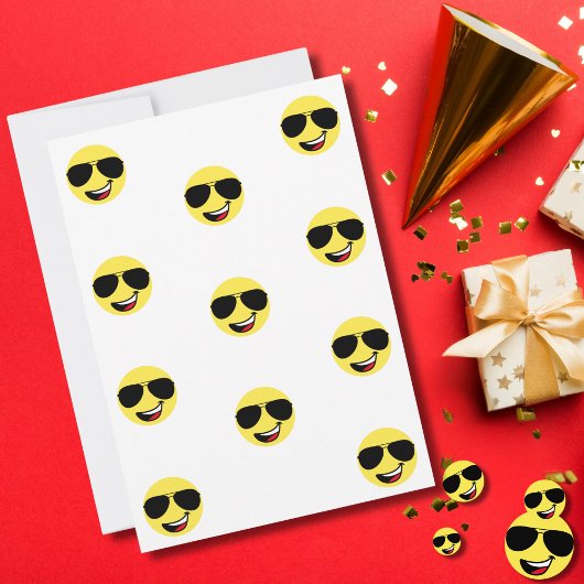 かわいい幸せ顔、アビエーターグラス、おもしろい第1回誕生日 招待状