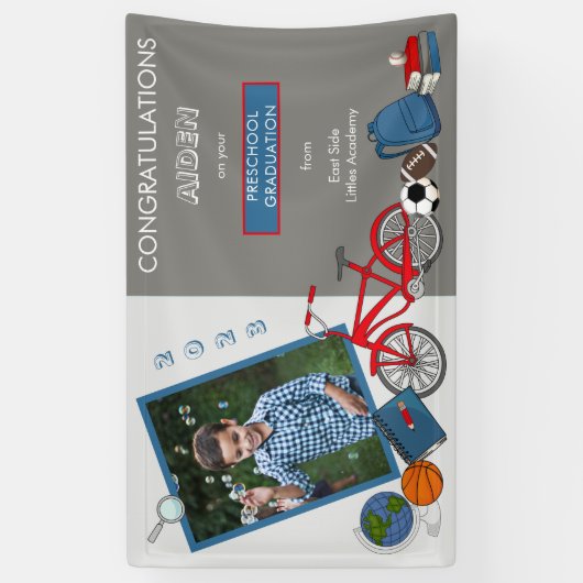 かわいい幼稚園の卒業写真 – 少年 横断幕 (縦)