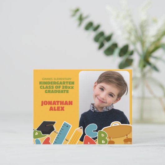 かわいい幼稚園の卒業発表 ポストカード (スタンド正面)