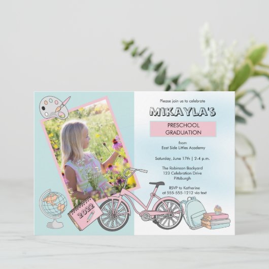 かわいい幼稚園フォトガール卒業パーティー 招待状 (スタンド正面)
