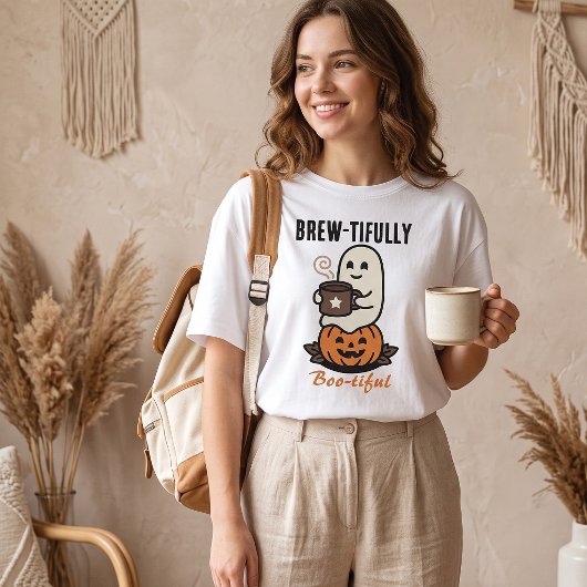 かわいい幽霊がコーヒーを飲むハロウィン Tシャツ