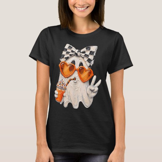 かわいい幽霊がパンプキンラテを飲むハロウィンの面白画像 Tシャツ (正面)