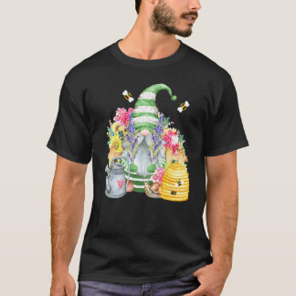 かわいい庭のノームとミツバチと花のガーデナー Tシャツ