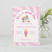 かわいい彼女!1歳の誕生日招待状 招待状 (スタンド正面)
