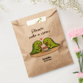 かわいい恐竜がお菓子を食べている フェイバーバッグ (封をした状態)