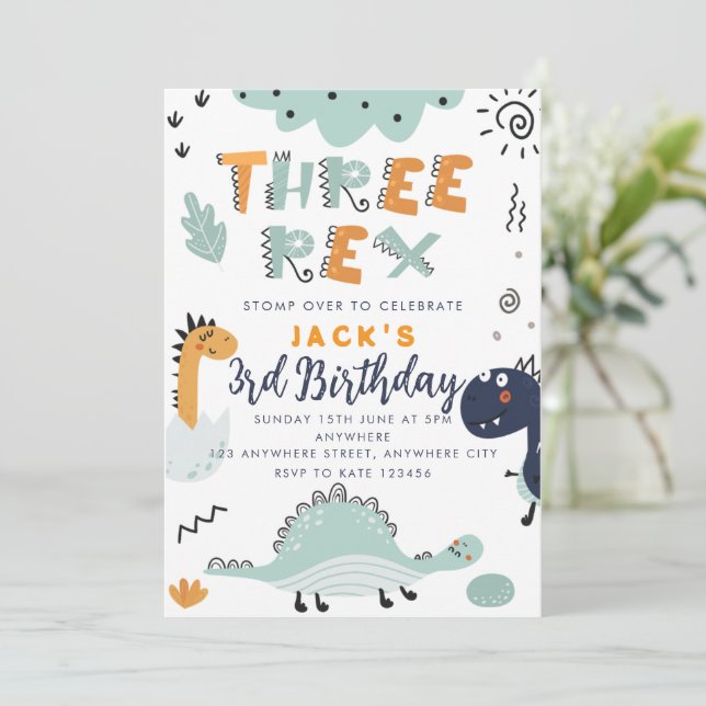 かわいい恐竜の3才のティラノサウルスの誕生日パーティーの招待状 (スタンド正面)