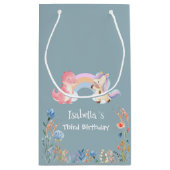 かわいい恐竜ユニコーン虹の花の誕生日の子供 スモールペーパーバッグ (裏面)