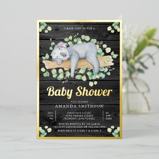 かわいい愛らしい眠るコアラ木材ベビーシャワー金ゴールド 箔招待状 (立ち正面)