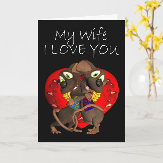 かわいい愛情たっぷりのマウスが愛する妻を抱きしめる カード (黄色い花)