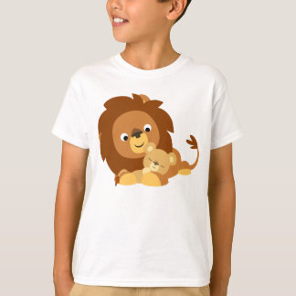 かわいい愛情のある漫画のライオンのパパおよびカブスの子供のTシャツ Tシャツ