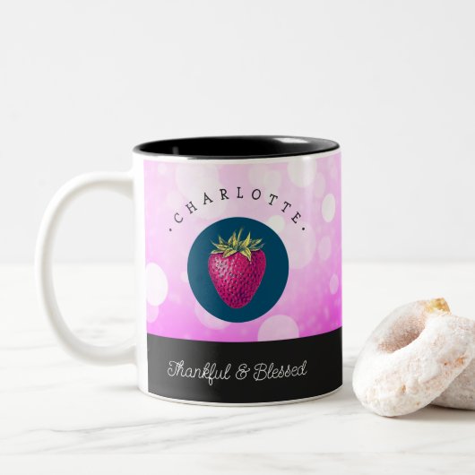 かわいい感謝と賛美いちごに名前を付ける ツートーンマグカップ (ドーナツ)