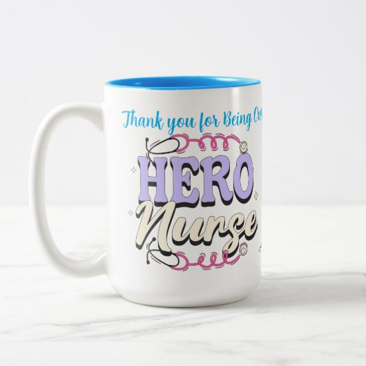 かわいい感謝ナースブルータイポグラフィパーソナライズ ツートーンマグカップ (左)
