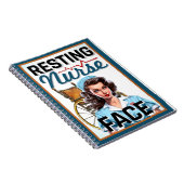 かわいい懐かしいナースピンナップ休憩ナース顔 ノートブック (右側)