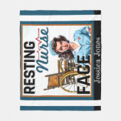 かわいい懐かしいナースピンナップ休憩ナース顔 フリースブランケット (正面)