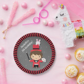 かわいい手品師の女の子は魔法の誕生会をからかいます ペーパープレート (パーティー)