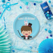 かわいい手品師の男の子は魔法の誕生会をからかいます ペーパープレート (パーティー)