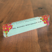 かわいい手描きドードルハートと花 デスクネームプレート (側面)