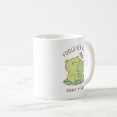 かわいい抱きしめるカエル，バレンタインパンを愛 コーヒーマグカップ (正面右)