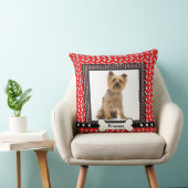 かわいい抱擁の小犬のポートレートのクリスマスの枕 クッション (椅子)