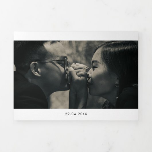 かわいい接続ハートフォント結婚写真 三つ折り招待状 (カバー)