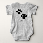 かわいい斑点の黒犬と白犬のスケッチの前版画 ベビーボディスーツ (裏面)