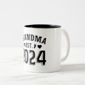 かわいい新おばあちゃん2024年創業 ツートーンマグカップ (正面右)