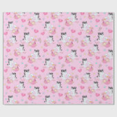 かわいい新生児の女の子とコウテイペンギン ラッピングペーパー (フラット)