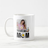 かわいい旅行ママ、飛行機のスーツケカスタムース、写真 コーヒーマグカップ (左)