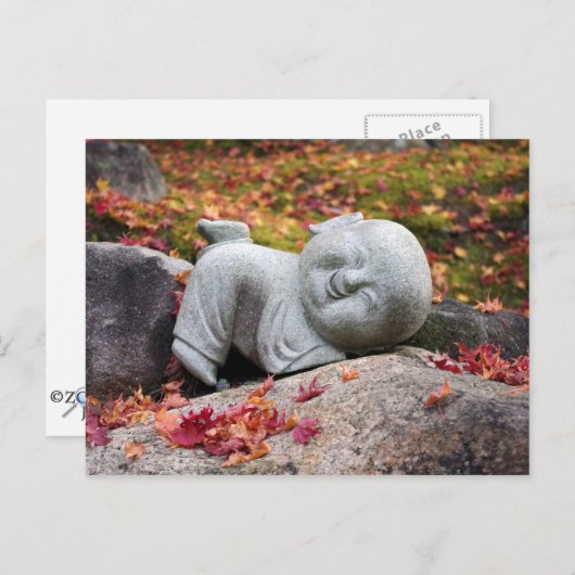 かわいい日本の僧侶の置物と紅葉 ポストカード (正面/裏面)