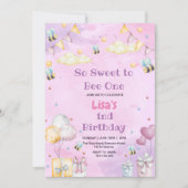 かわいい最初の誕生日ハニースウィートビーパープル 招待状 (正面)