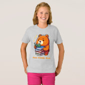 かわいい本を読むクマのカワイイデザイン Tシャツ (正面フル)