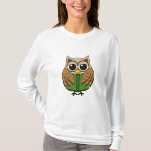 かわいい本読虫フクロウの漫画 Tシャツ