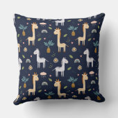 かわいい柄の飾り枕。 クッション (裏面)