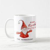 かわいい格言ベビークリスマス外は寒い コーヒーマグカップ (左)